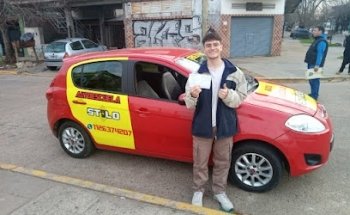 AUTOESCUELA Stilo