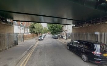 Hafesji driving school, Female driving instructor Leyton