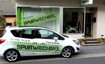 Fahrschule Spurwechsel