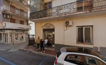 Autoscuola e agenzia
