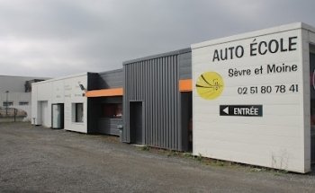 Sèvre Et Moine Driving School